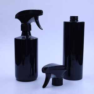 28/410  All-plastic spray gun applicable to oil stain cleaner