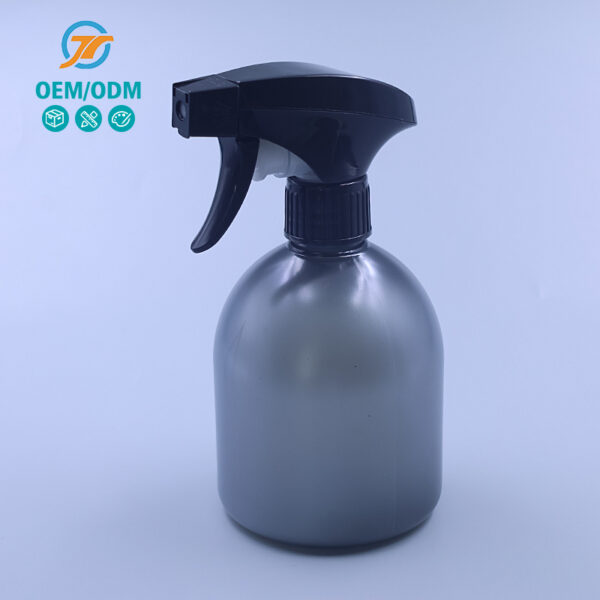 28/410  All-plastic gun for spraying clothes cleaning foam
