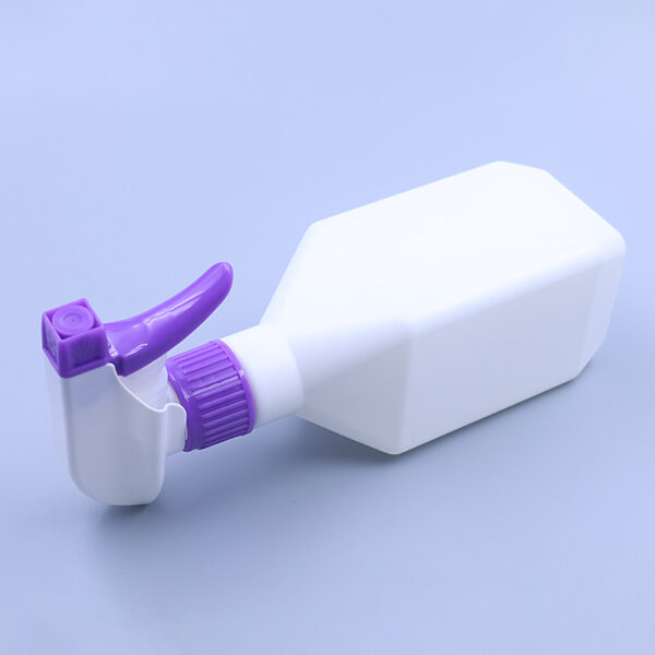 28/410  Purple and white sprayer for spraying mosquito repellent - Image 3