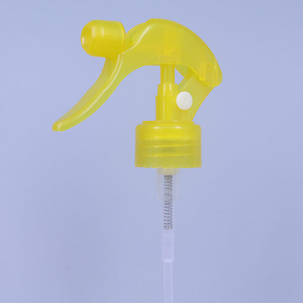 28/410   Spray gun for pet acaricide spraying