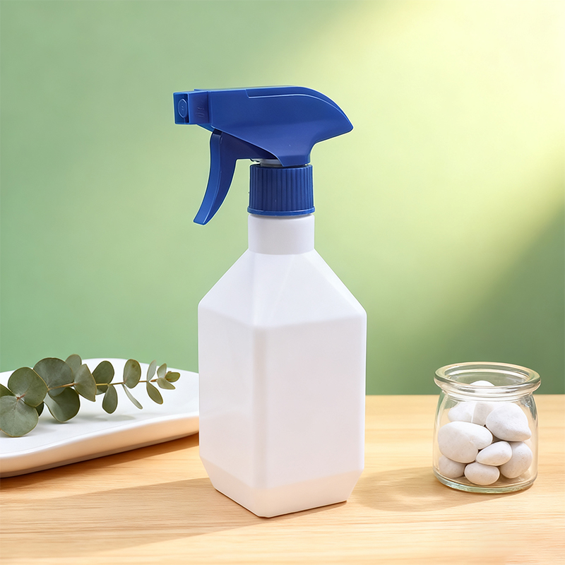 28/410 Simple spray gun for pesticide application. - Image 2