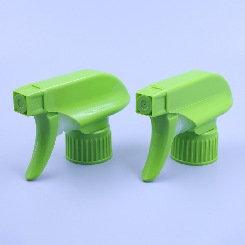 28/410  Trigger Sprayer for automotive windshield washer fluid - Image 2